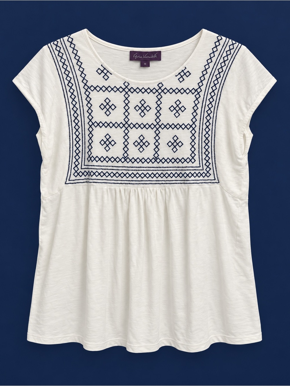 Gloria Vanderbilt, Size Medium White/Navy Embroidered Square-Yoke Women's Top 💙